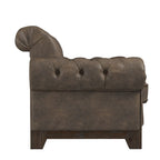 Gecapitonneerde Chesterfield loveseat met gerolde armleuningen en nagelkopaccenten