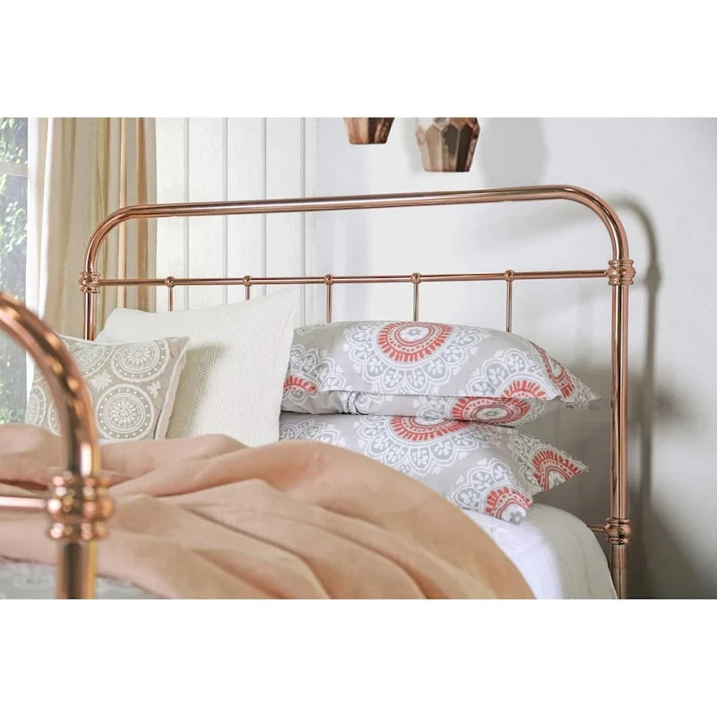 Rosegouden metalen bed met lamellenpaneel