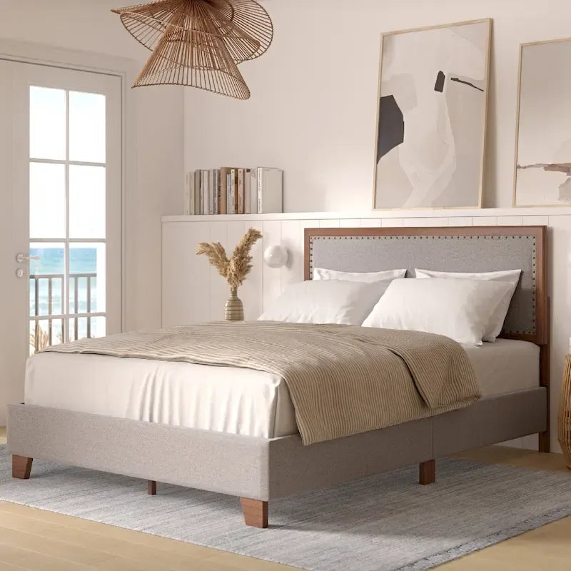 Stoffen tweepersoonsbedframe met spijkervrije hoofdeinde, notenhout afwerking