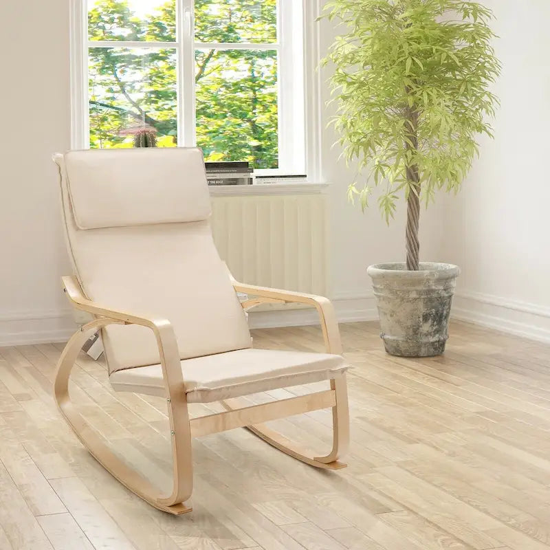 Schommelstoel van gebogen hout met stoffen kussen